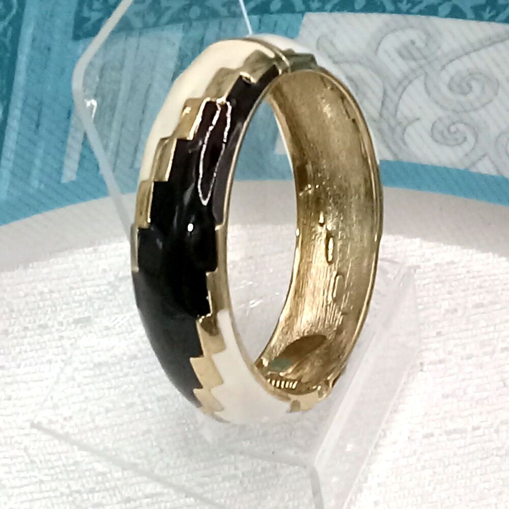 Black White Enamel Bracelet Spring Hinge Gold Tone  Geometric